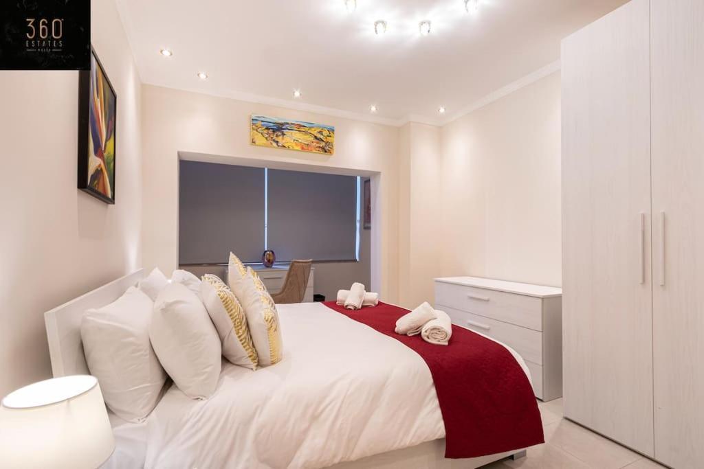 One Of A Kind, Seafront Property In St Georges Bay By 360 Estates San Ġiljan Exterior foto