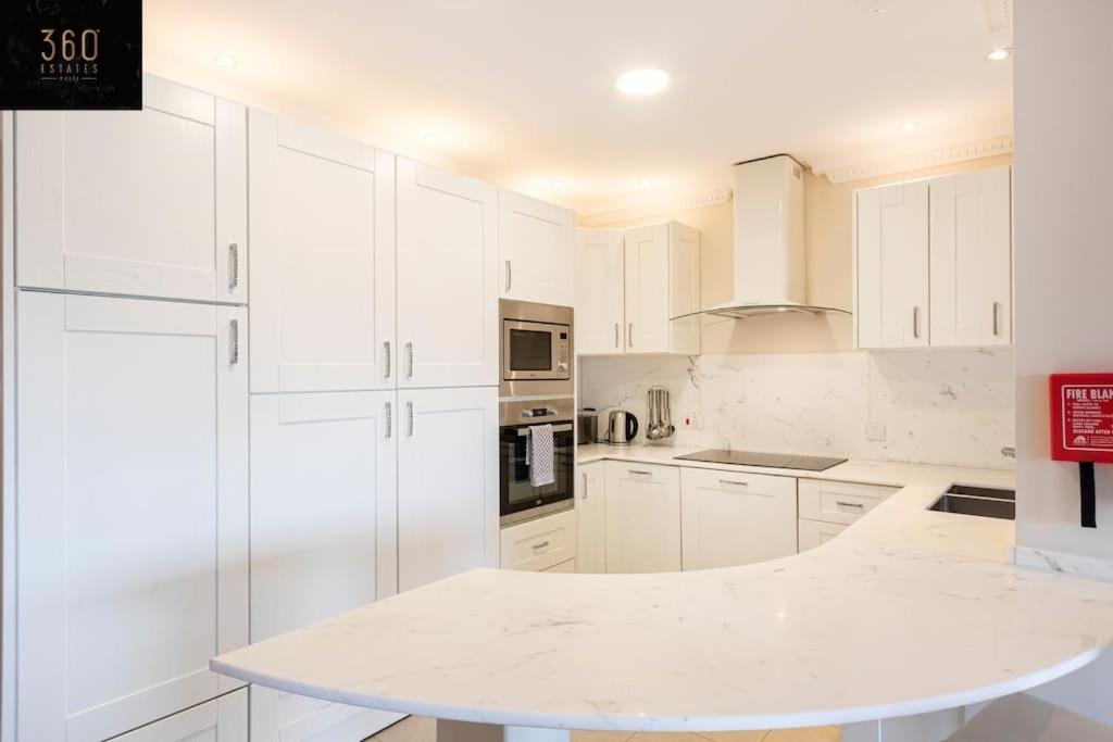One Of A Kind, Seafront Property In St Georges Bay By 360 Estates San Ġiljan Exterior foto