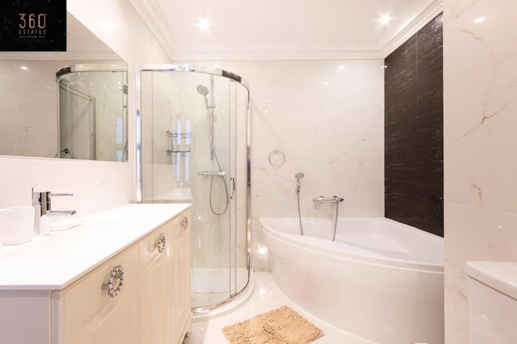 One Of A Kind, Seafront Property In St Georges Bay By 360 Estates San Ġiljan Exterior foto